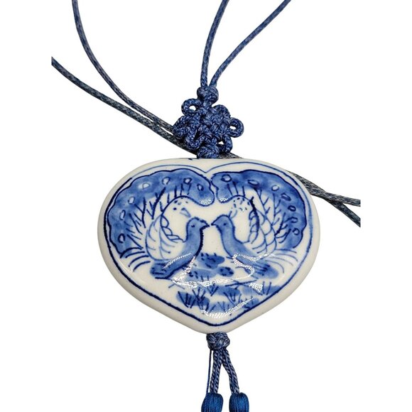 Flow Blue Peacock Love Ceramic Heart Pendant Necklace Vintage 26" Cord & Tassel - Picture 11 of 13